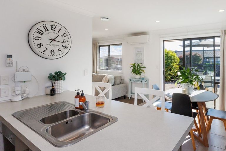 Photo of property in 52 Brooklyn Heights Drive, Kelvin Grove, Palmerston North, 4414