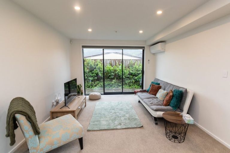 Photo of property in 11/27 Main Road, Wainuiomata, Lower Hutt, 5014