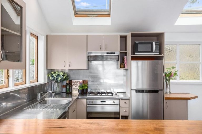 Photo of property in 100 Farnham Street, Mornington, Wellington, 6021