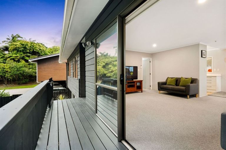 Photo of property in 15a Bridge Avenue, Te Atatu South, Auckland, 0610