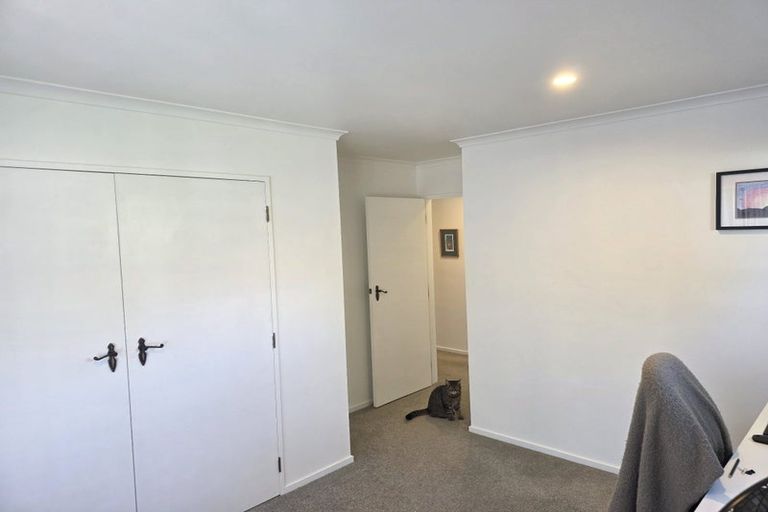 Photo of property in 17 Tauroa Road, Havelock North, 4130