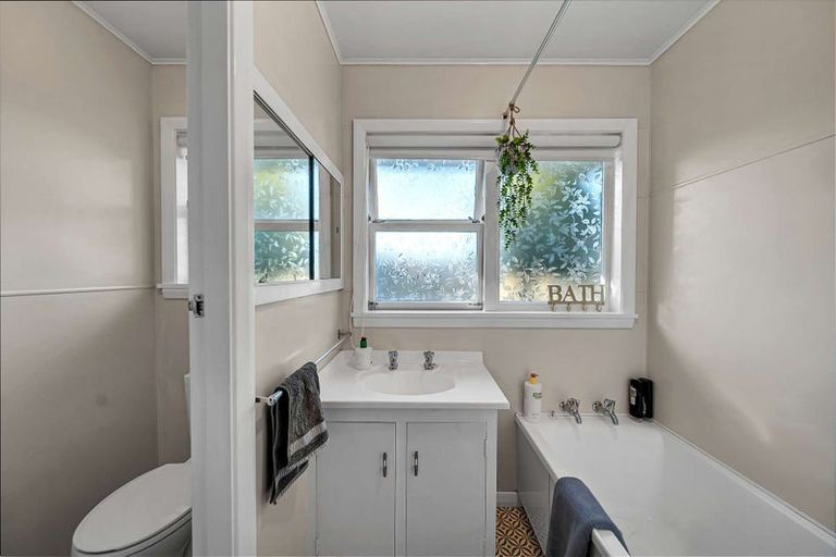 Photo of property in 17 Courage Road, Amberley, 7410