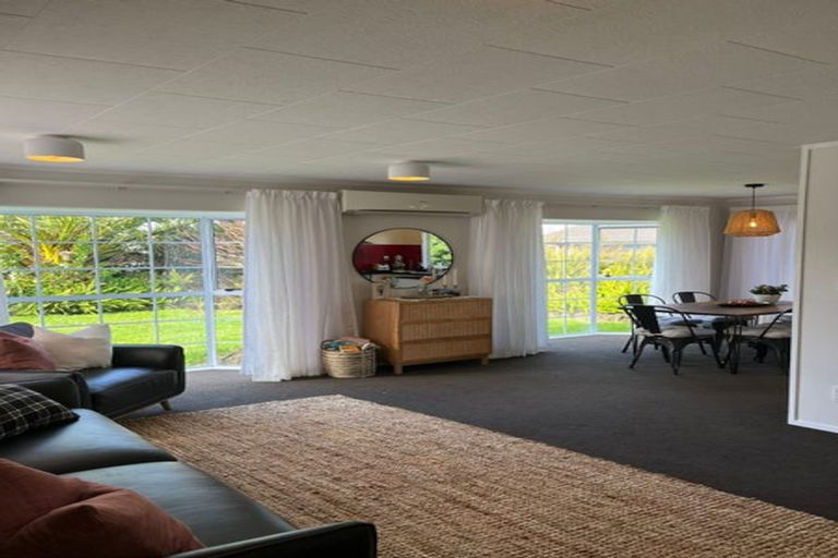 Photo of property in 24 Randwick Place, Randwick Park, Auckland, 2105