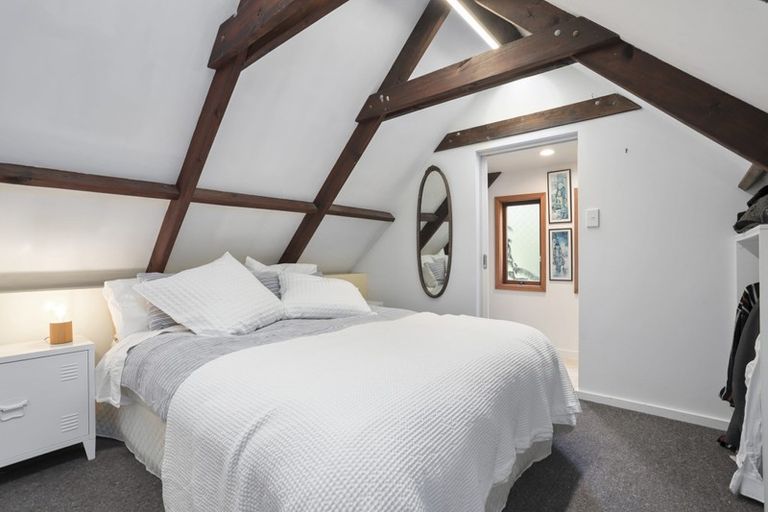 Photo of property in 43 West Lynn Road, Titirangi, Auckland, 0604