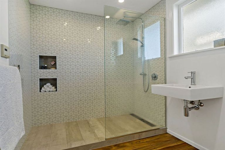 Photo of property in 119 Matipo Road, Te Atatu Peninsula, Auckland, 0610