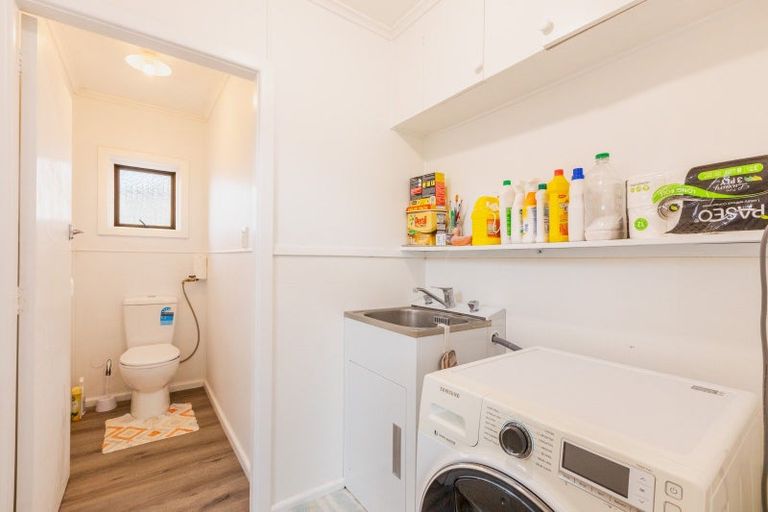 Photo of property in 2 Howard Road, Taradale, Napier, 4112