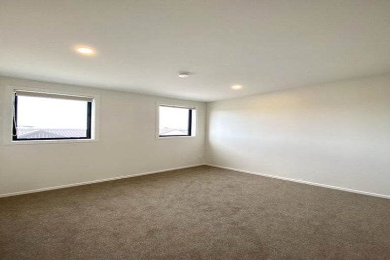 Photo of property in 21 Tahingamanu Road, Hobsonville, Auckland, 0616