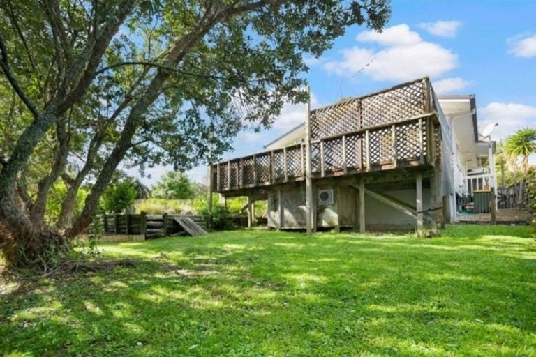 Photo of property in 106 Spinella Drive, Bayview, Auckland, 0629