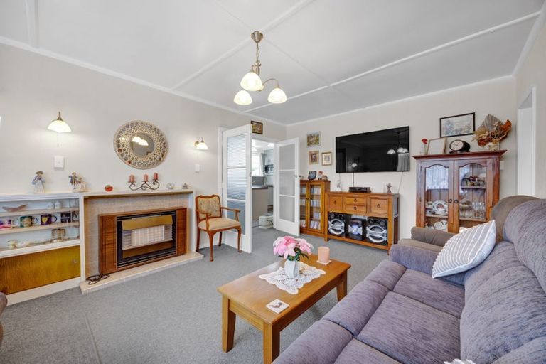 Photo of property in 240 Egmont Street, Patea, 4520