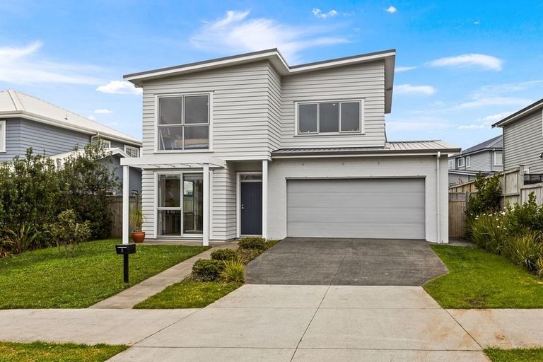 Photo of property in 11 Kukuwai Avenue, Red Beach, 0932