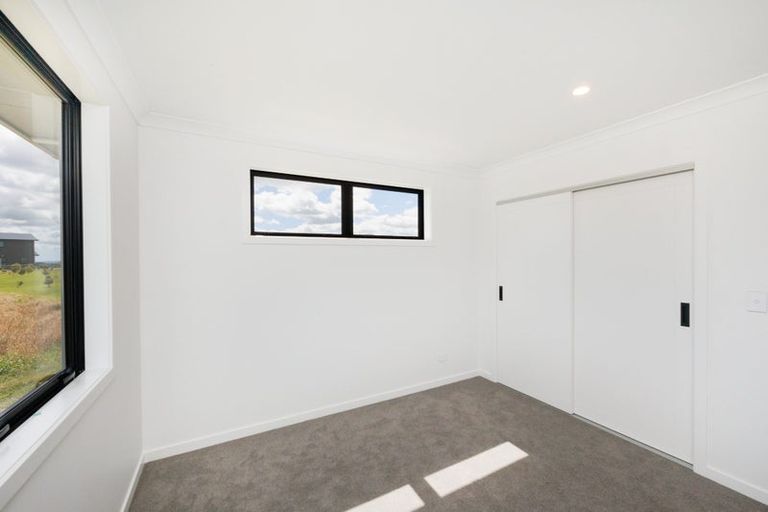 Photo of property in 132 Kingsdale Park Drive, Aokautere, Palmerston North, 4471