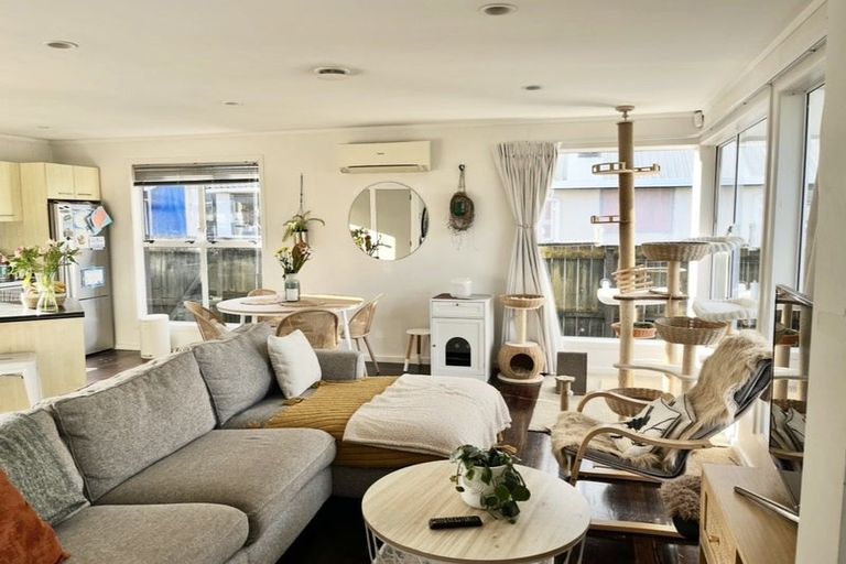 Photo of property in 120 Mountain Road, Mangere Bridge, Auckland, 2022