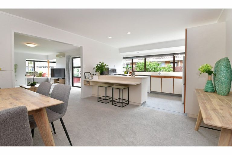 Photo of property in 29 Edward Avenue, Orewa, 0931