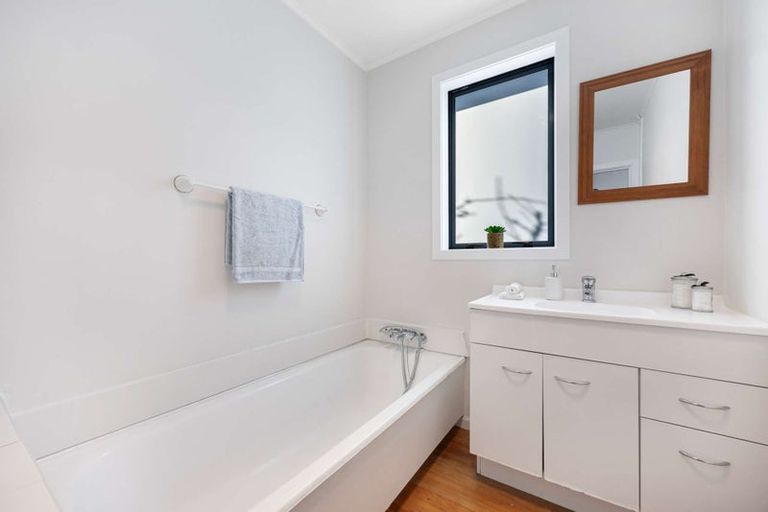 Photo of property in 4 Glenamoy Crescent, Johnsonville, Wellington, 6037