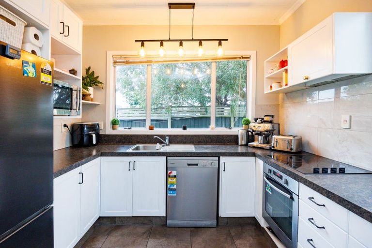 Photo of property in 8a Kaimanawa Street, Kelvin Grove, Palmerston North, 4414