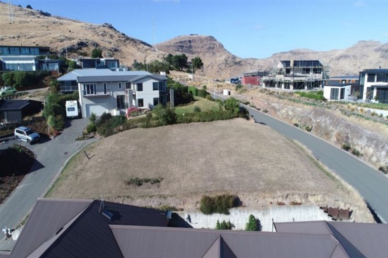 Photo of property in 4 Bluewater View, Mount Pleasant, Christchurch, 8081
