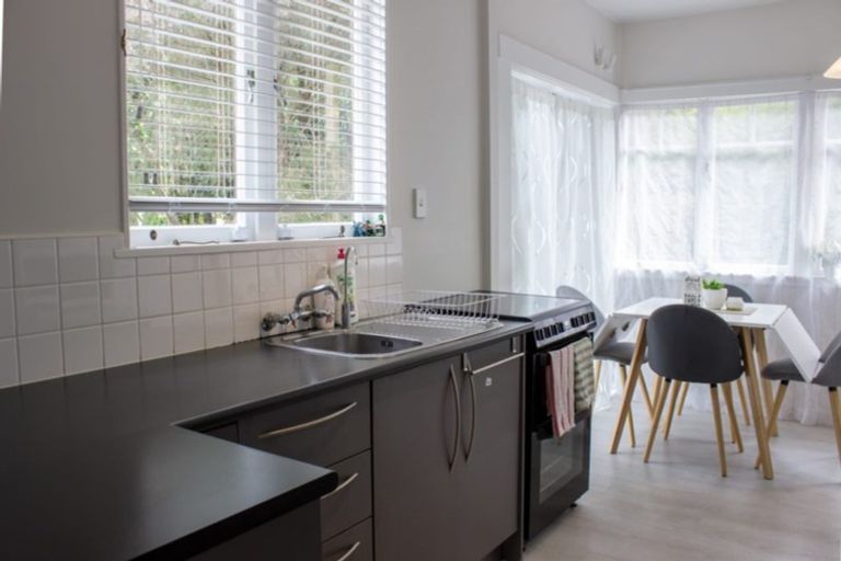 Photo of property in 2/47 Mildmay Road, Henderson, Auckland, 0610