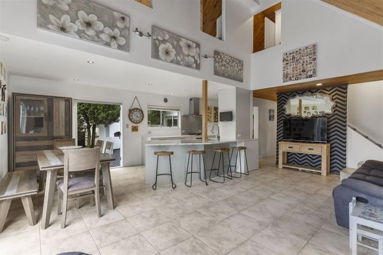 Photo of property in 19 Marendellas Drive, Bucklands Beach, Auckland, 2014