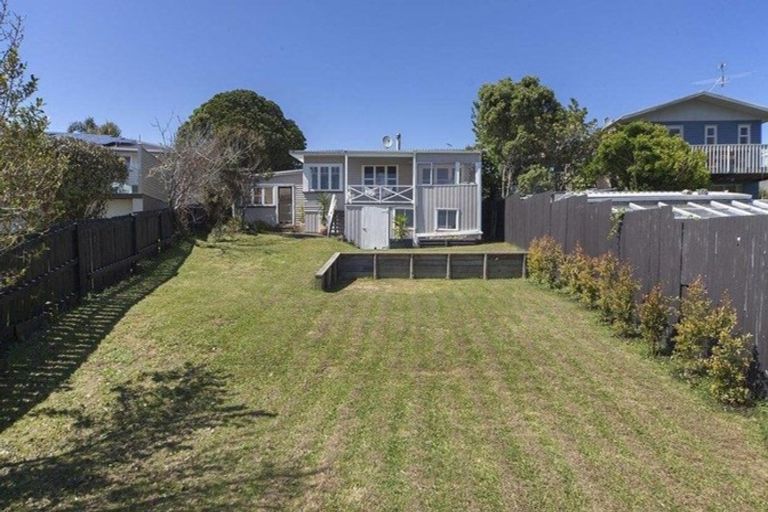 Photo of property in 50 Hobsonville Road, West Harbour, Auckland, 0618