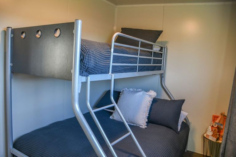 Photo of property in 52 Nash Parade, Foxton Beach, Foxton, 4815