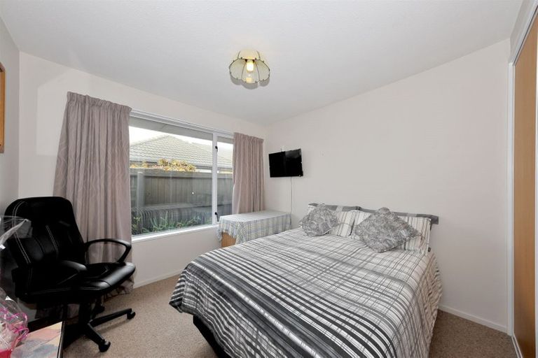 Photo of property in 2/6 Bella Rosa Drive, Hei Hei, Christchurch, 8042