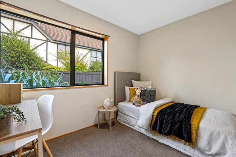 Photo of property in 80 Apsley Drive, Avonhead, Christchurch, 8042