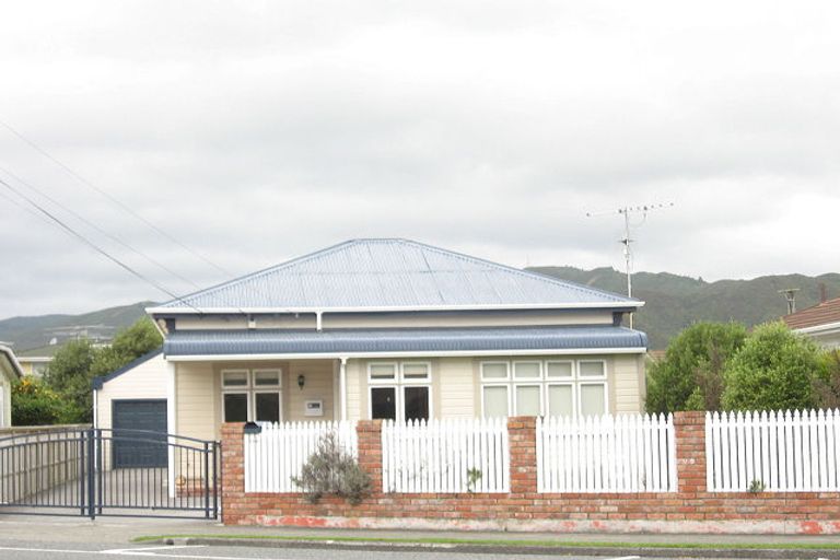 Photo of property in 154 Kings Crescent, Hutt Central, Lower Hutt, 5010