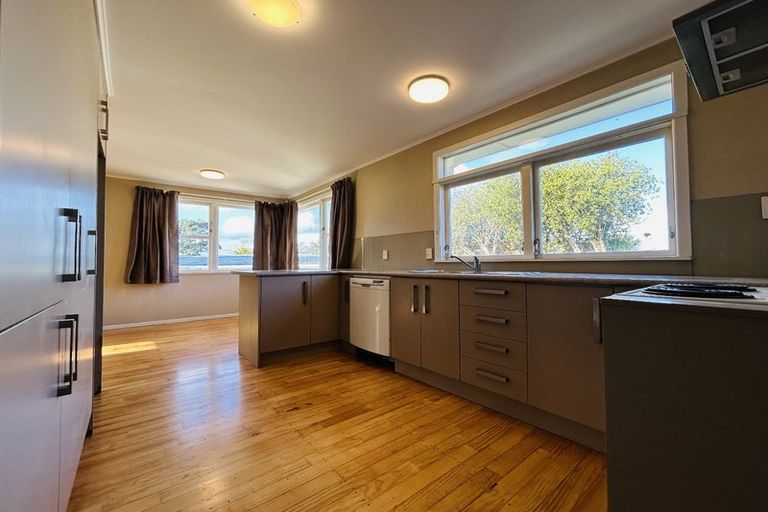 Photo of property in 156 Astley Avenue, New Lynn, Auckland, 0600