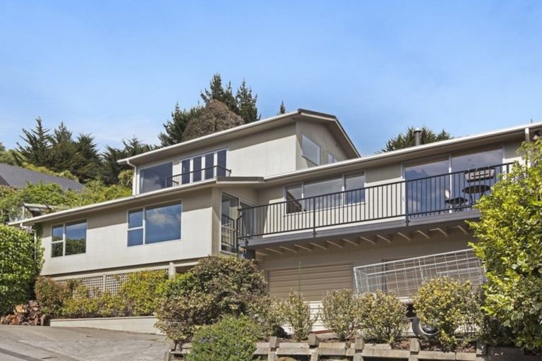 Photo of property in 13 Roseneath Place, Cashmere, Christchurch, 8022