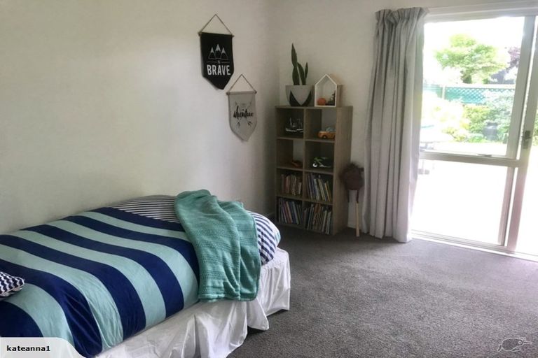 Photo of property in 1 Manahi Place, Woodend, 7610