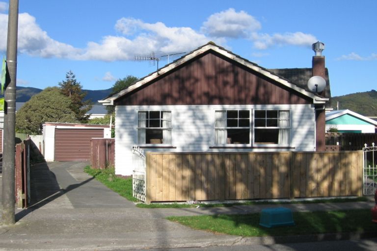 Photo of property in 44 Parkway, Wainuiomata, Lower Hutt, 5014