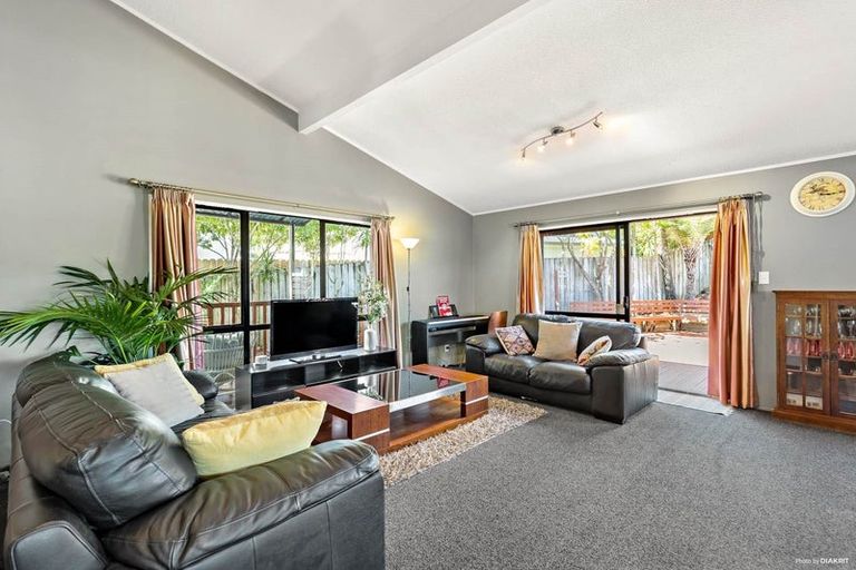 Photo of property in 3/20a Lavery Place, Sunnynook, Auckland, 0632