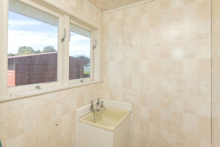 Photo of property in 16 Ropata Street, Kaiti, Gisborne, 4010