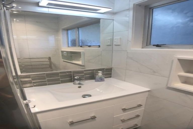 Photo of property in 1/7 Maunder Place, New Lynn, Auckland, 0600