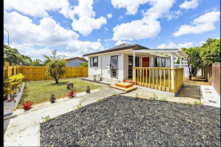 Photo of property in 1/149 Te Irirangi Drive, Flat Bush, Auckland, 2019