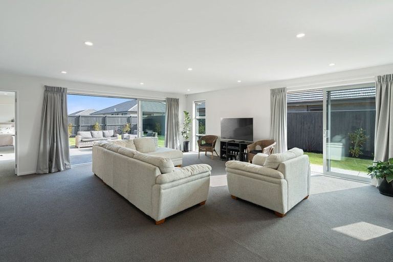 Photo of property in 76 Stationmasters Way, Prebbleton, 7604