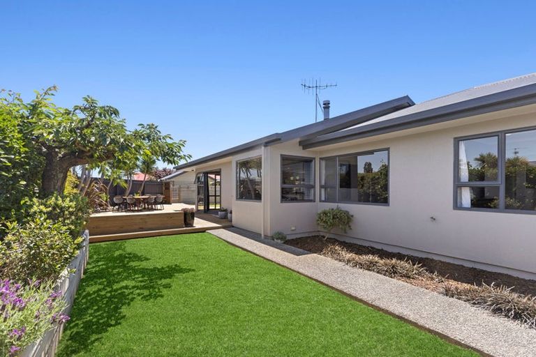 Photo of property in 5 Manoy Street, Motueka, 7120