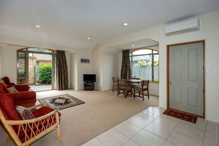 Photo of property in 2/252 Mairehau Road, Burwood, Christchurch, 8083