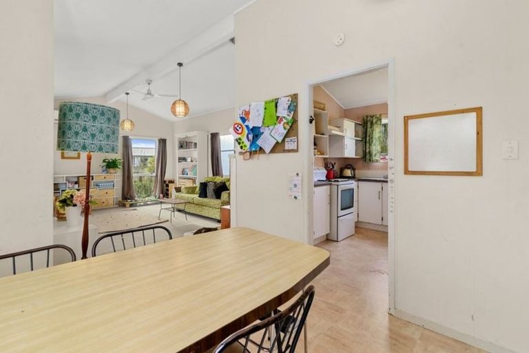 Photo of property in 9 Rewarewa Street, Owhata, Rotorua, 3010