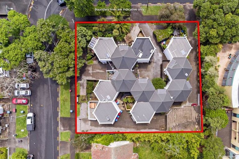 Photo of property in The Turrets, 5b Boyle Crescent, Grafton, Auckland, 1023