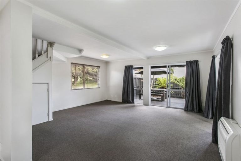 Photo of property in 1/16 Kintara Drive, Massey, Auckland, 0614