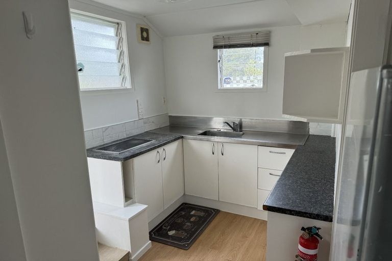 Photo of property in 32 Diana Drive, Glenfield, Auckland, 0627