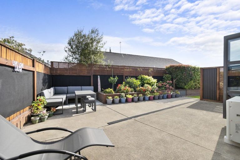 Photo of property in 11 Geneva Terrace, Kelvin Grove, Palmerston North, 4414