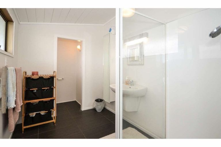 Photo of property in 84 Doves Bay Road, Kerikeri, 0294