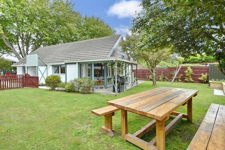 Photo of property in 2/4 Egmont Place, Bishopdale, Christchurch, 8051