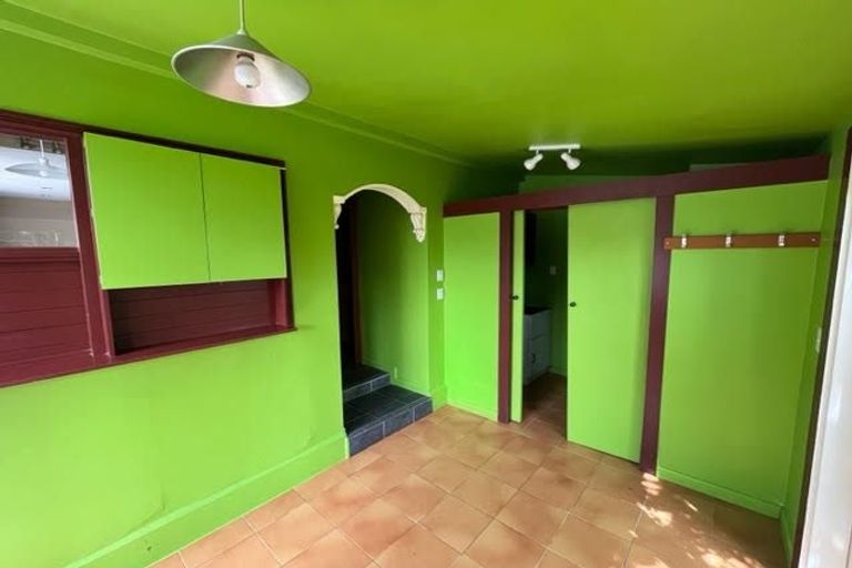 Photo of property in 7 Grove Road, Addington, Christchurch, 8024