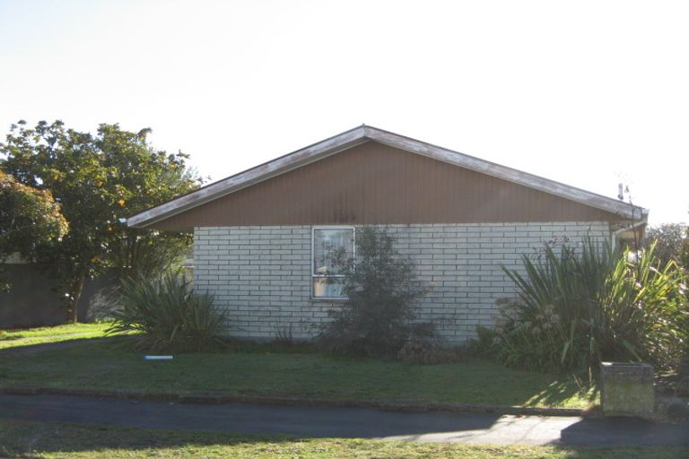Photo of property in 64 Castletown Place, New Brighton, Christchurch, 8083