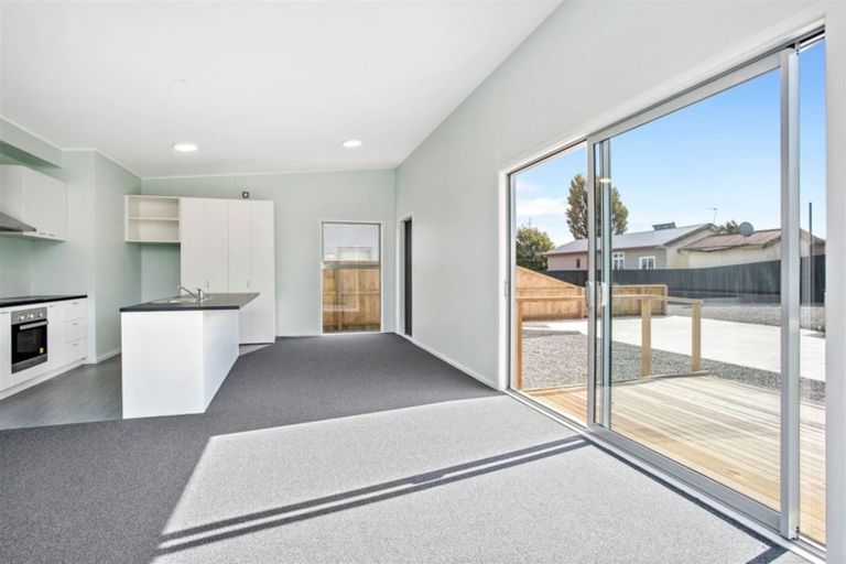 Photo of property in 9b Cuffs Road, Wainoni, Christchurch, 8061