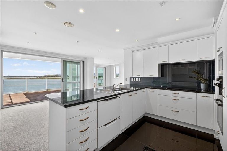 Photo of property in 12/72f Devonport Road, Tauranga, 3110