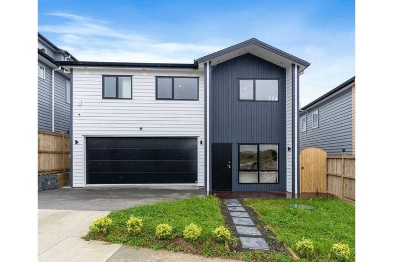 Photo of property in 3/7 Alston Avenue, Kelston, Auckland, 0602